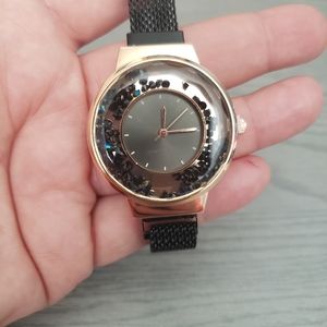 Watch with crystals
